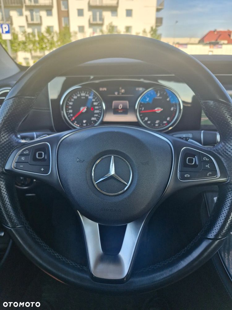 Mercedes-Benz Klasa E 220 d 4-Matic 9G-TRONIC - 11