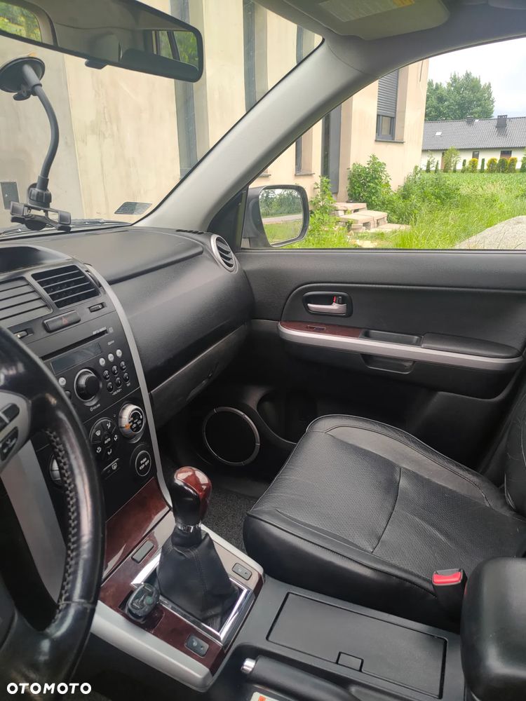 Suzuki Grand Vitara 2.0 De luxe - 7