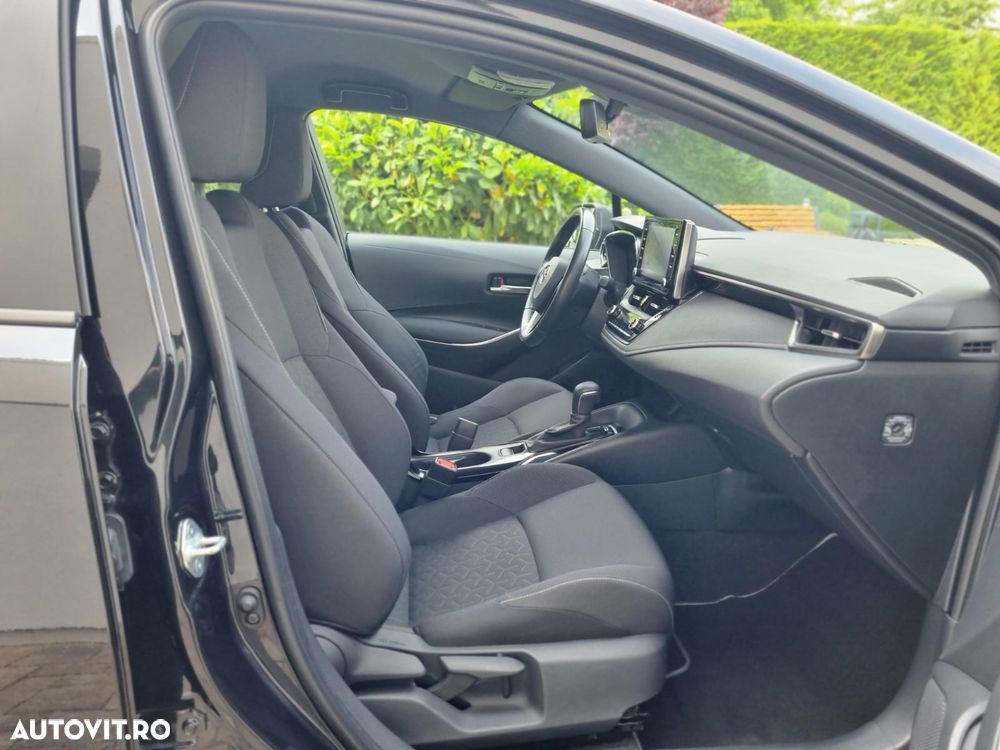 Toyota Corolla 1.8 Hybrid Comfort - 18