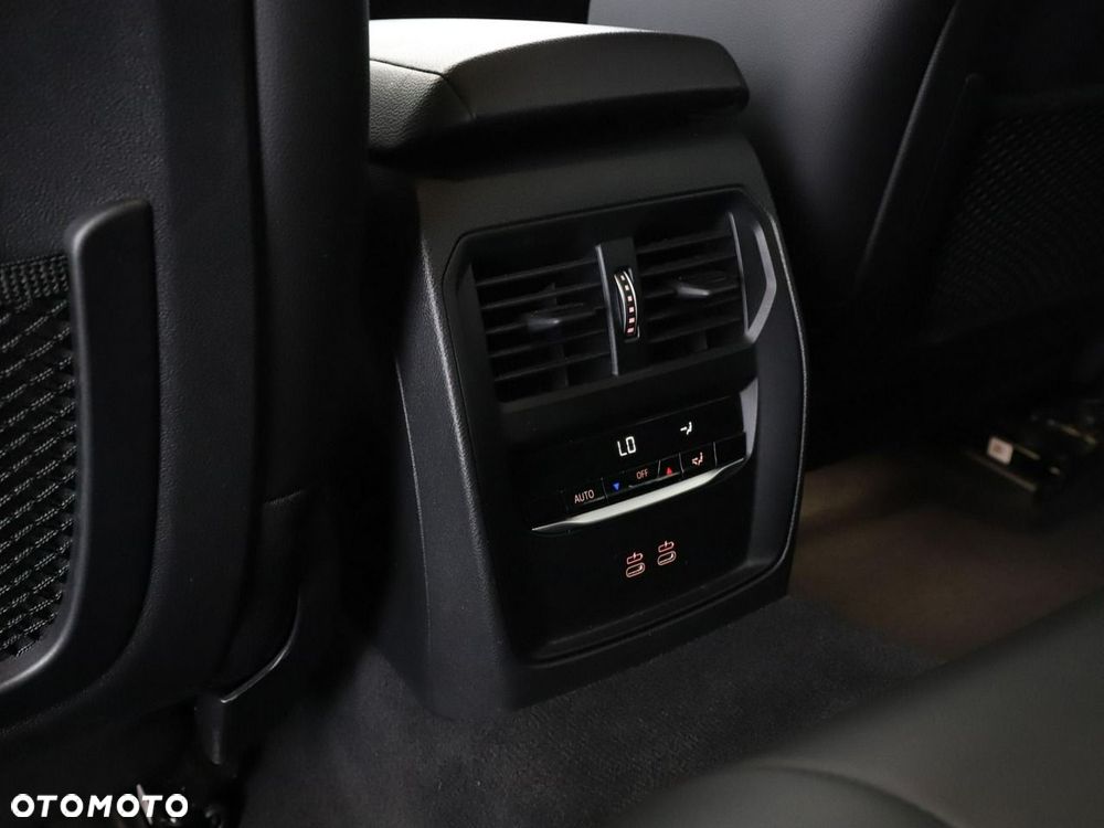 BMW Seria 3 318d MHEV Advantage - 40