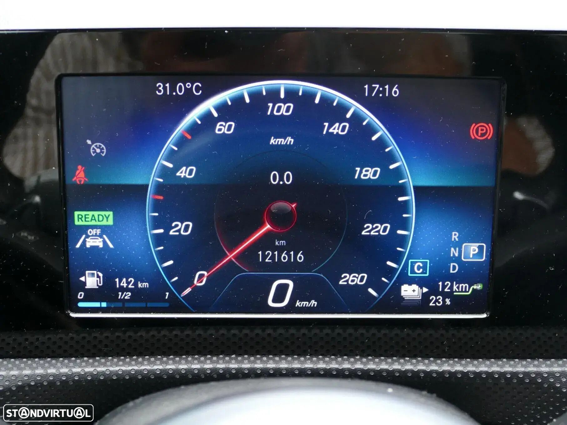 Mercedes-Benz A 250 Limousine e AMG Line - 13