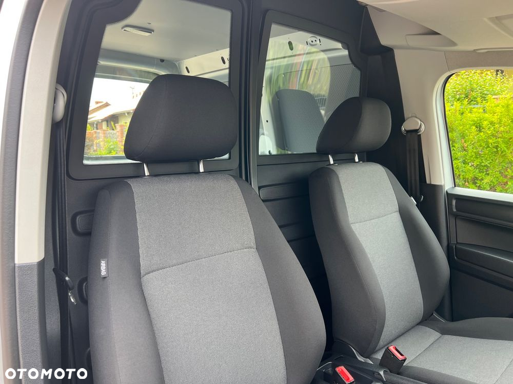 Volkswagen Caddy 2.0 TDI Comfortline - 23