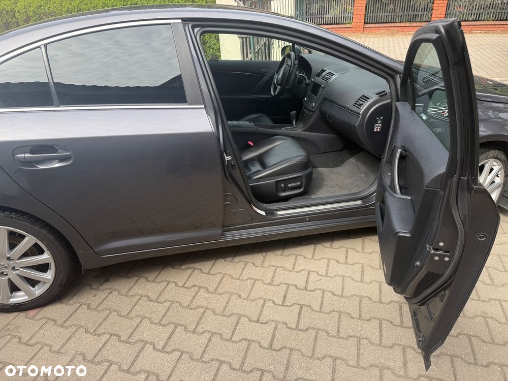 Toyota Avensis 2.2 D-4D Prestige - 23