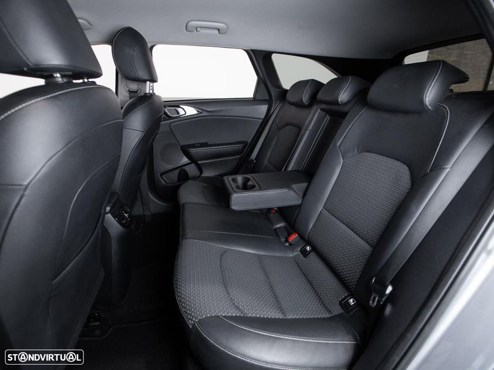 Kia Ceed - 9