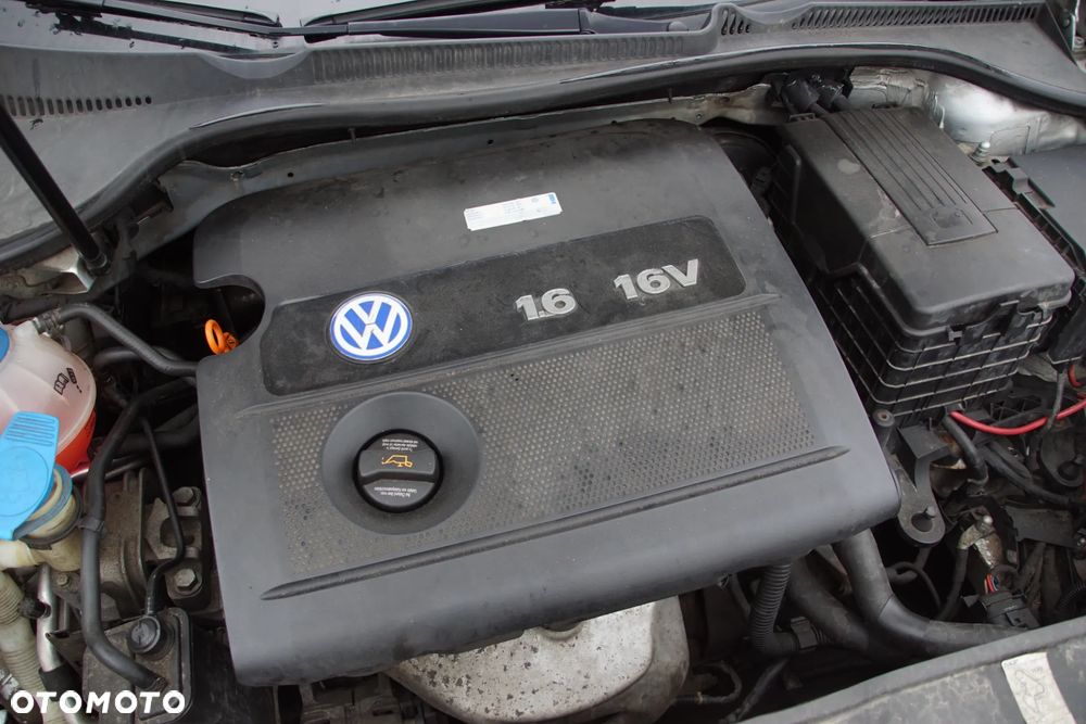 Auto na części - Volkswagen Golf V 1.4 16V BCA FXQ LA7W 2006R Silnik Skrzynia Drzwi Błotnik Klapa Zderzak Lampa Lusterko Klamka Szyba Deska Kokpit Sterownik Moduł Czujnik Licznik Wyświetlacz Panel Kierownica - 18