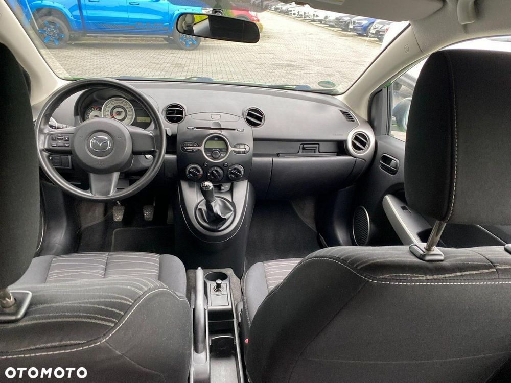 Mazda 2 - 10