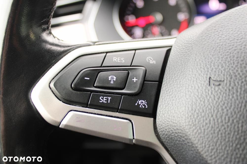 Volkswagen Passat - 16