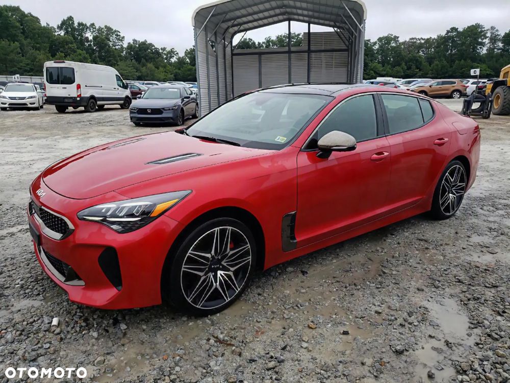 Kia Stinger - 1