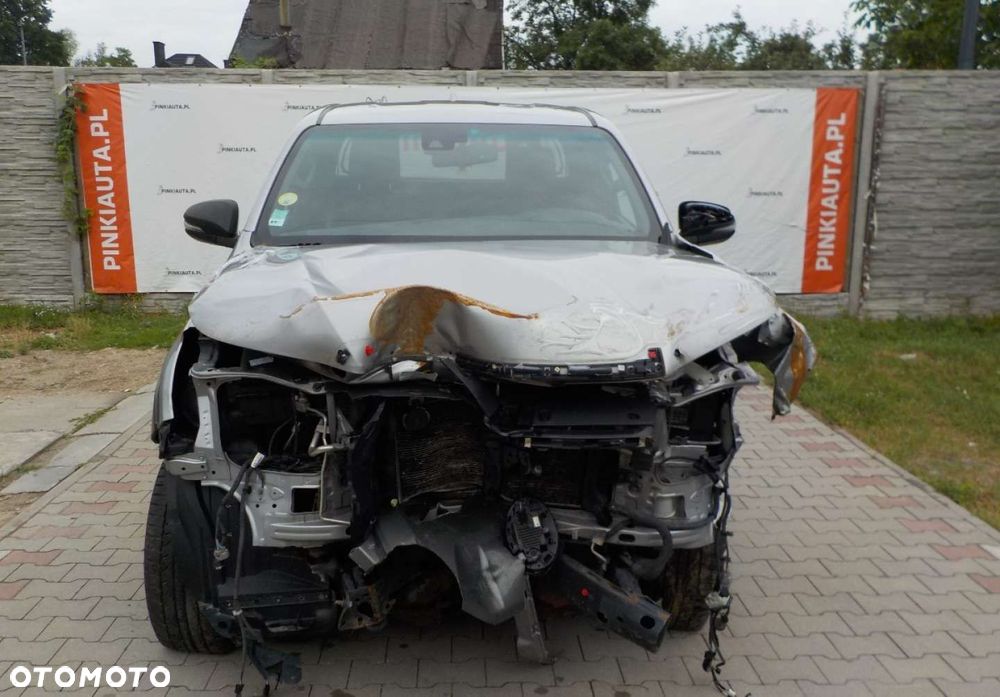 Toyota Hilux - 2