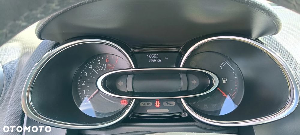 Renault Clio 1.2 16V Limited - 19