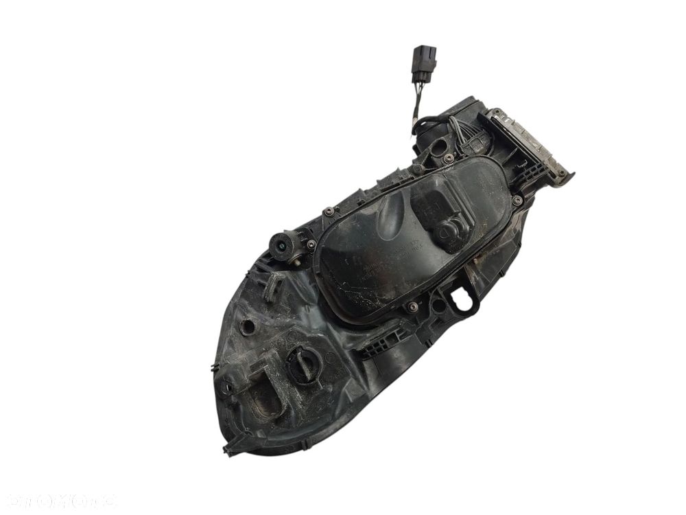 LAMPA PRAWY PRZÓD VOLVO XC60 I LIFT (2013-2017) 2.4 D4 190KM 31698809 - 2