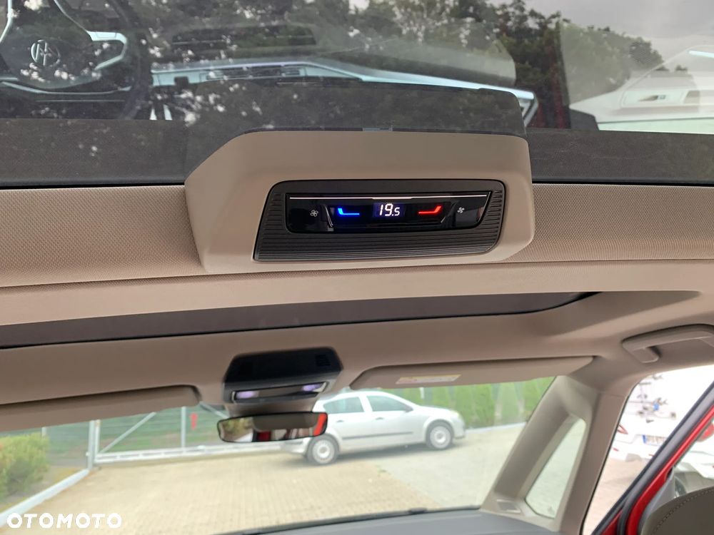 Volkswagen Multivan - 21