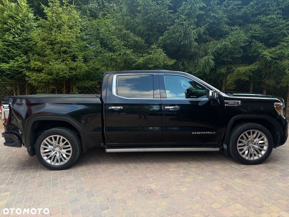 GMC Sierra - 4