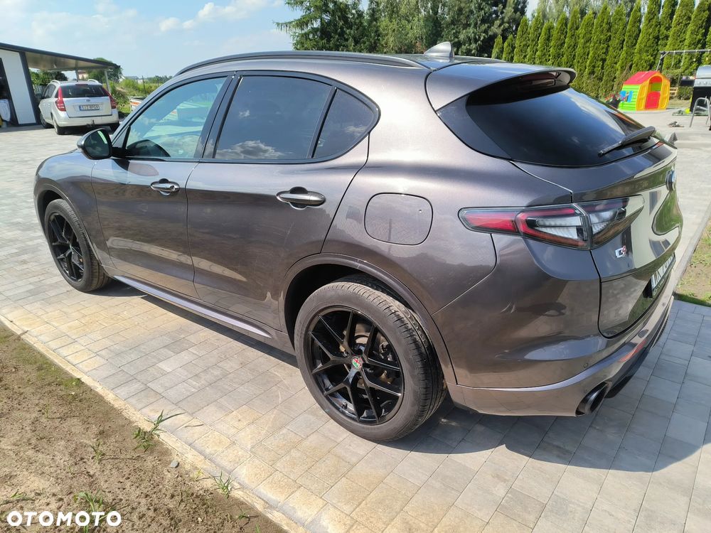 Alfa Romeo Stelvio 2.0 Turbo 16V AT8-Q4 Veloce Ti - 11