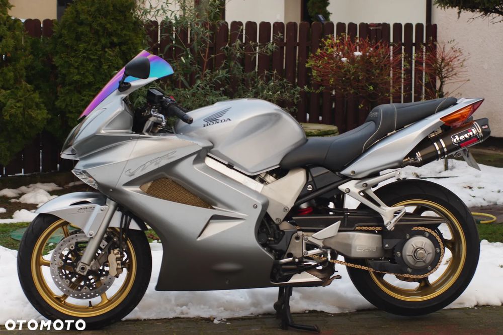 Honda VFR - 22