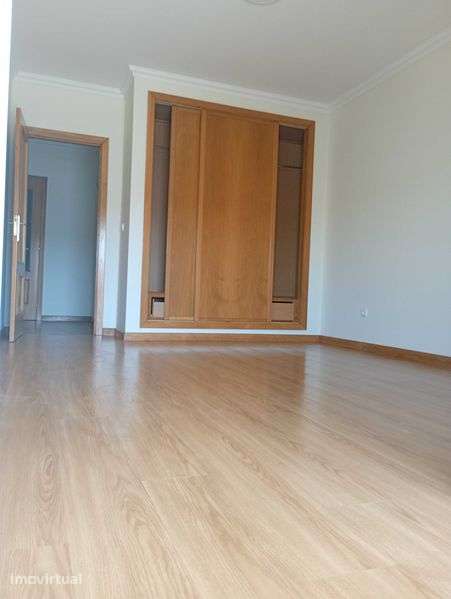 Arrendamento de apartamento T2 Lourinhã Centro - Grande imagem: 3/9
