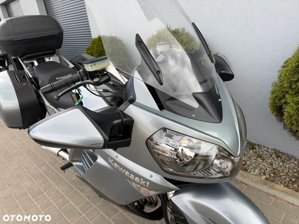 Kawasaki GTR - 13