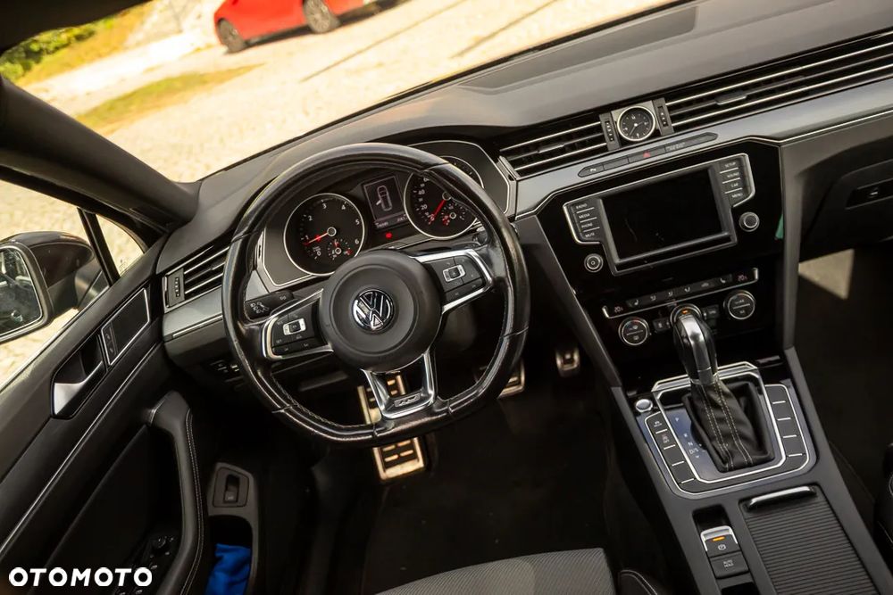 Volkswagen Passat Variant 2.0 TDI SCR DSG Highline - 38