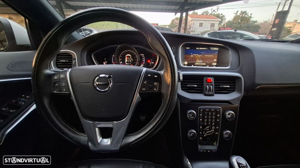 Volvo V40 2.0 D2 R-Design - 34
