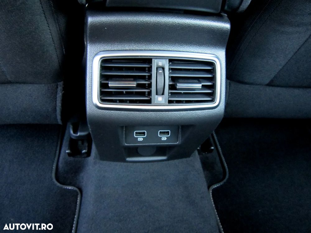Renault Megane TCe 140 EDC GPF Techno - 19