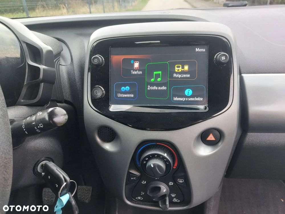 Toyota Aygo x-play - 19