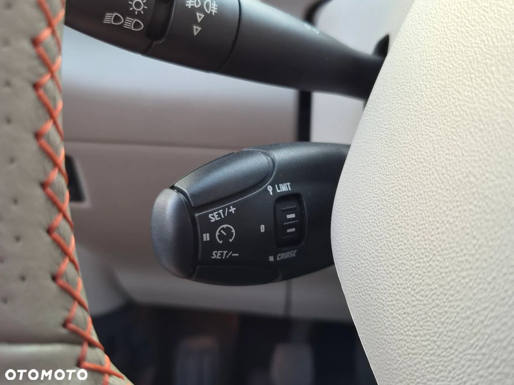 Citroën C3 Picasso 1.6i Exclusive - 30