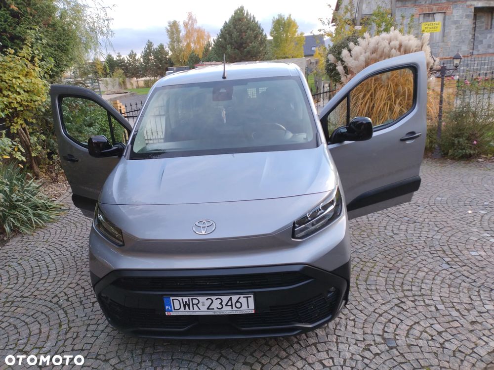 Toyota Proace City 1.5 D-4D Long 2,4t Active (bryg.) - 11