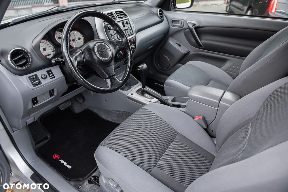 Toyota RAV4 - 13