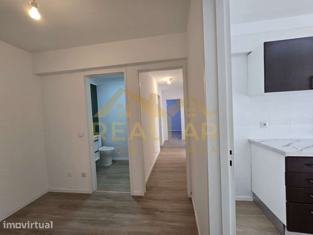 Apartamento T3 remodelado, com varanda e garagem, em Baguim do Monte - Grande imagem: 2/28