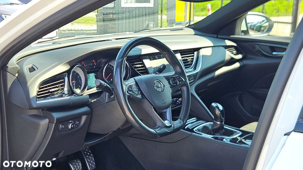 Opel Insignia 1.6 T Innovation S&S - 14