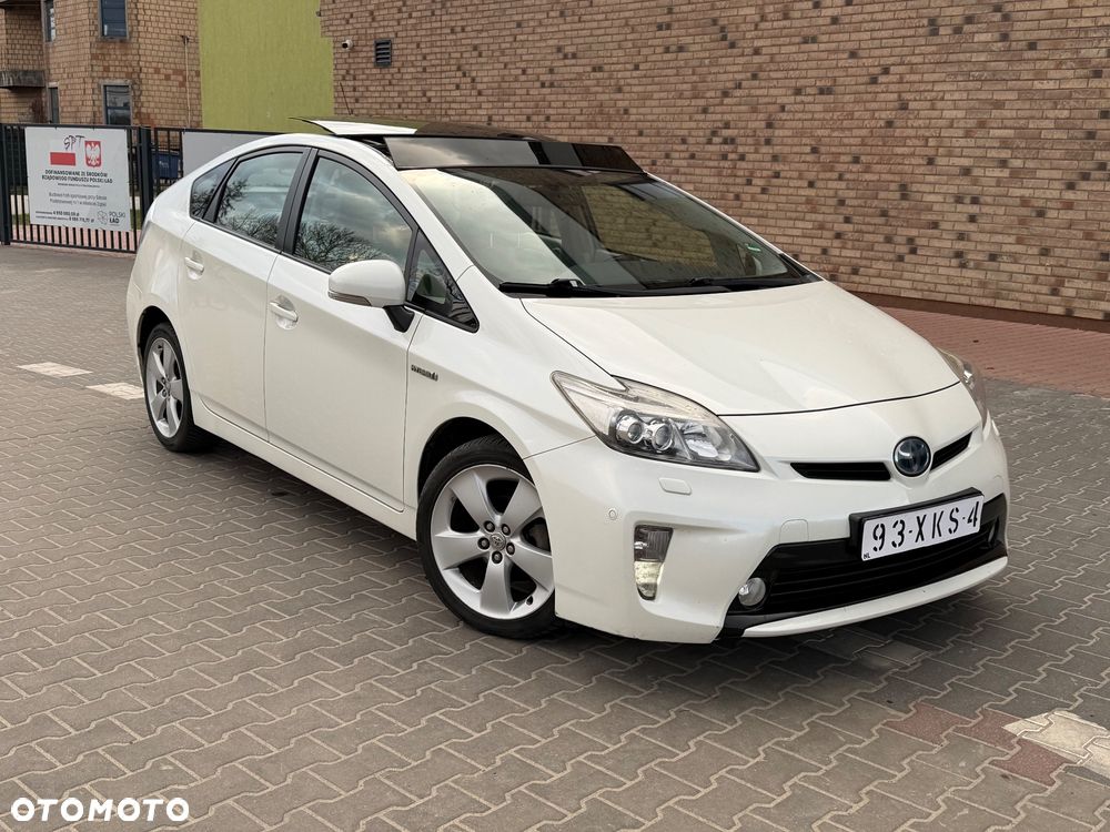 Toyota Prius 1.8 HSD Premium - 1