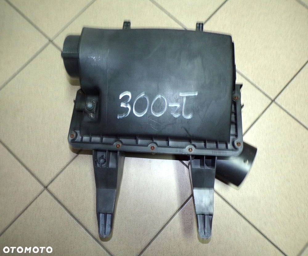 SPRINTER 906 CRAFTER 06- OBUDOWA FILTRA POWIETRZA - 2