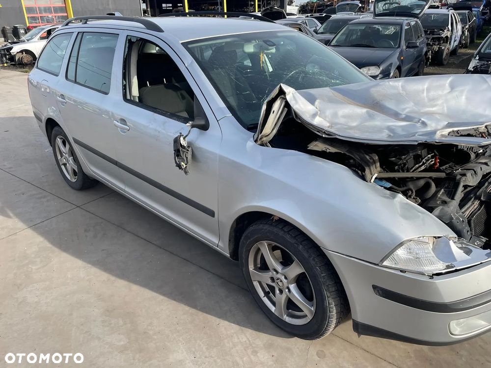 SKODA OCTAVIA Na Czesci Wszystkie Czesci ! KOLOR : LA7W - 2