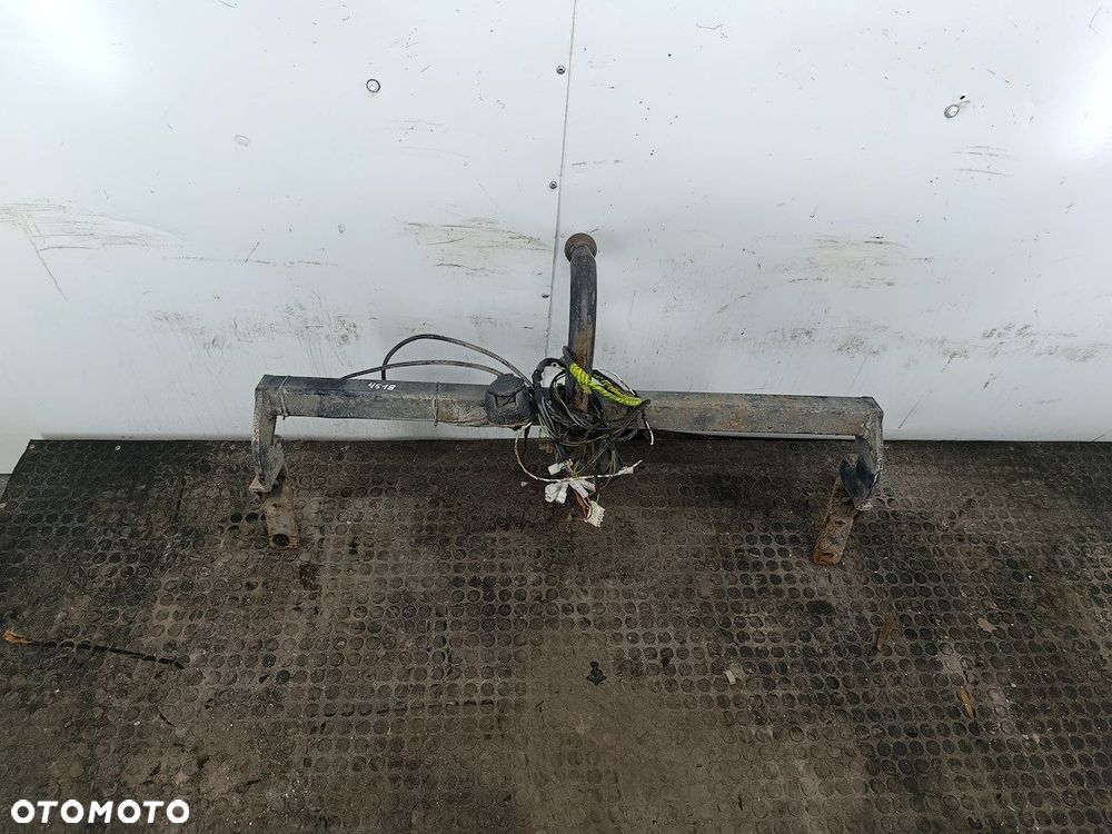 HAK HOLOWNICZY TOYOTA AVENSIS II T25 AUTO HAK  1101N KOMBI - 1