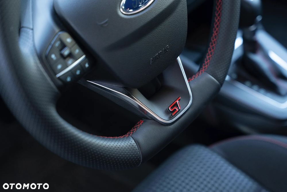 Ford Focus 1.0 EcoBoost mHEV ST-Line X - 33