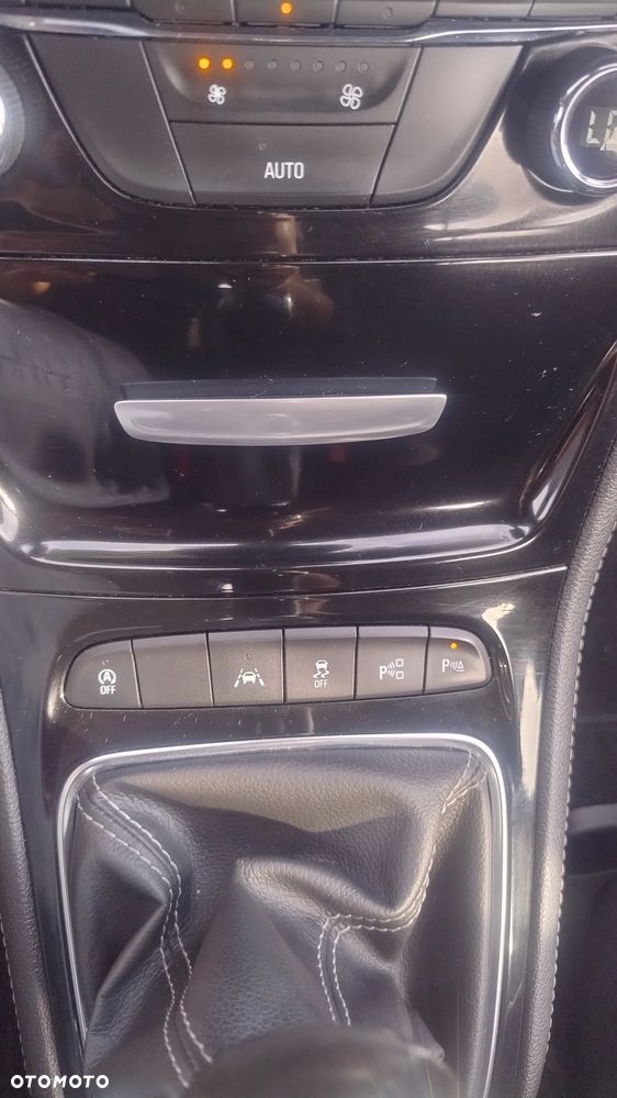 Opel Astra 1.4 Turbo Start/Stop Edition - 26