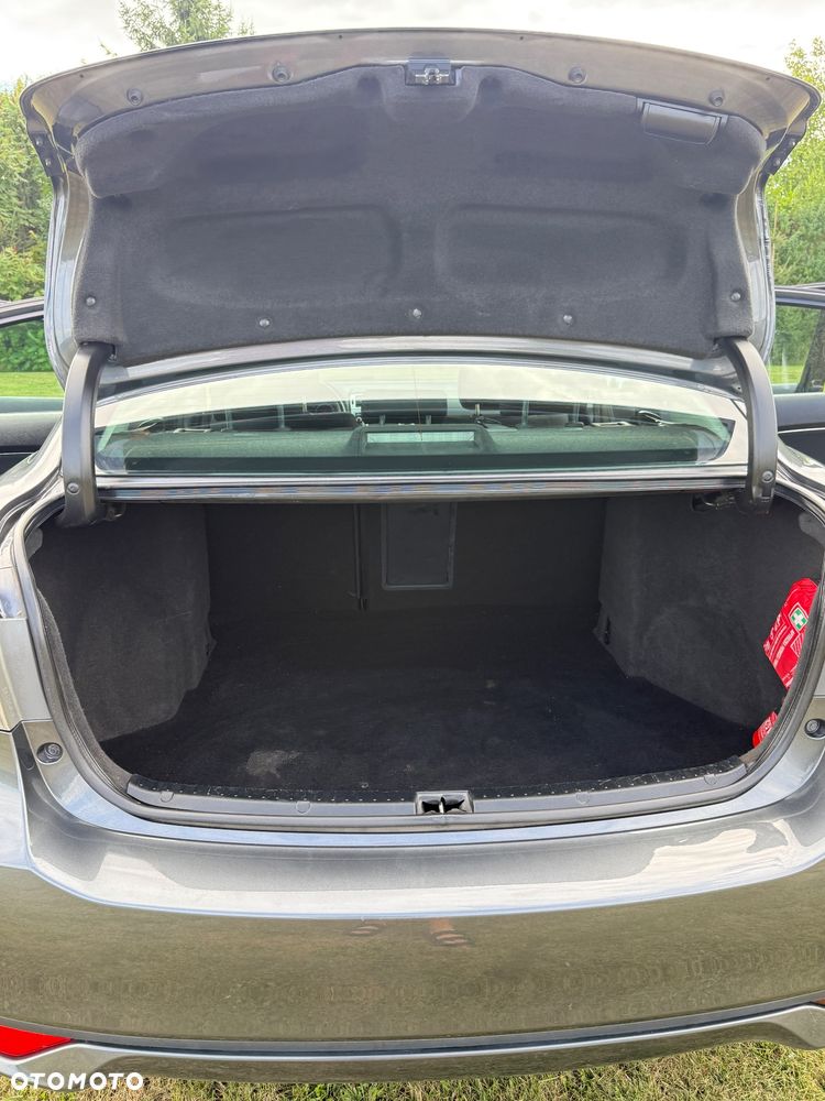 Toyota Avensis 2.0 D-4D Active - 35