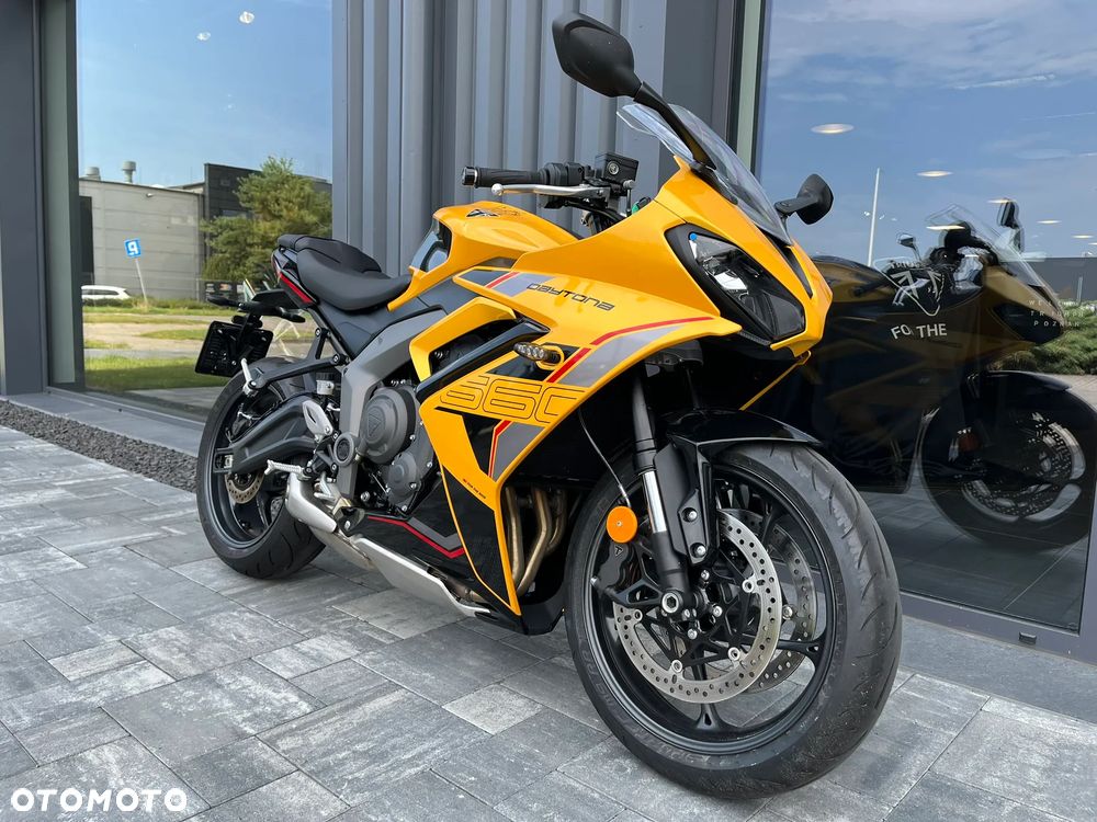 Triumph Daytona - 2