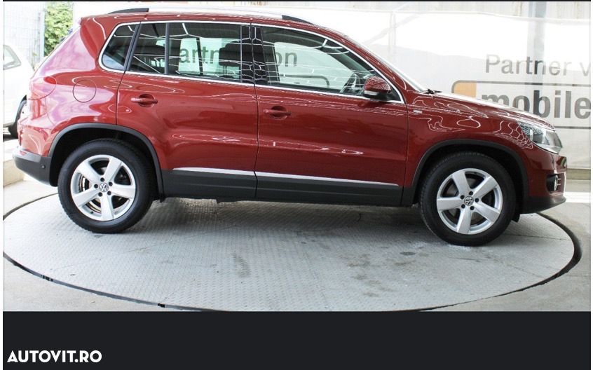 Volkswagen Tiguan - 11