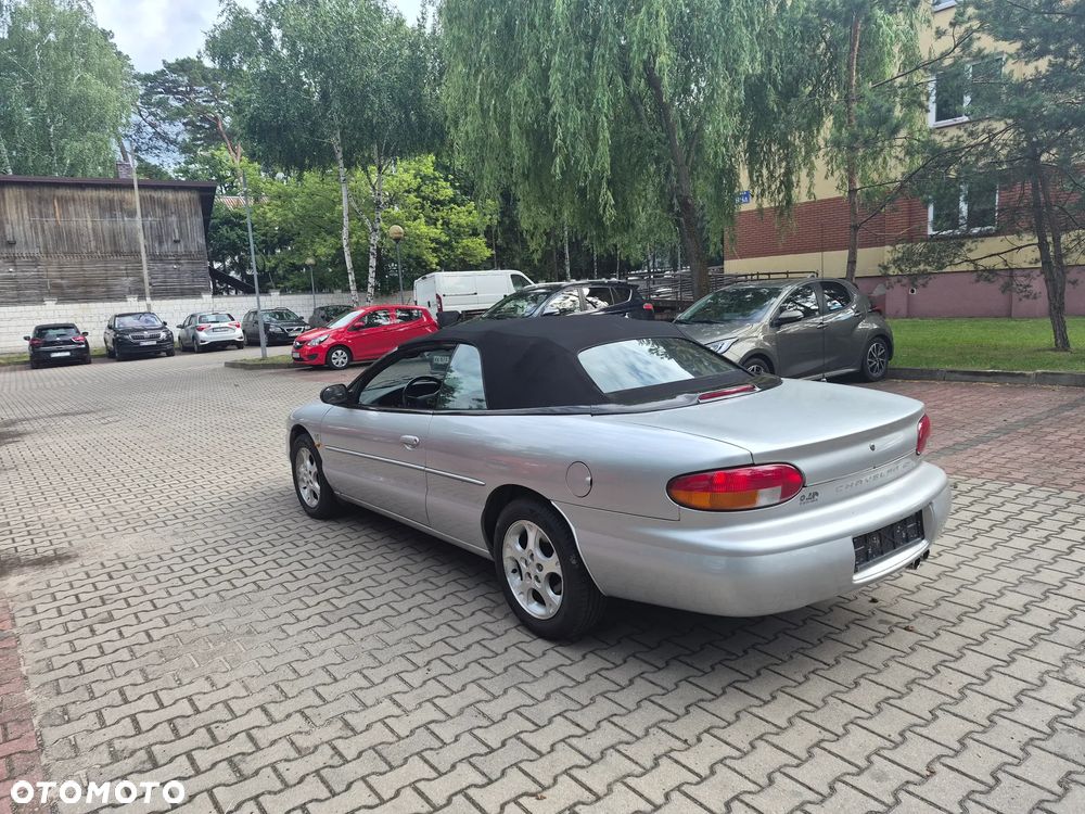 Chrysler Stratus - 2