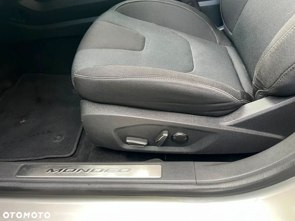 Ford Mondeo 2.0 TDCi Titanium - 35