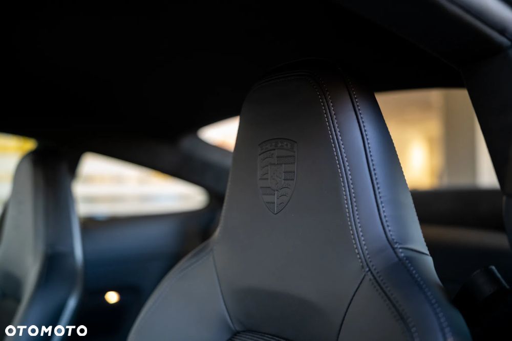 Porsche 911 GT3 Touring PDK - 26