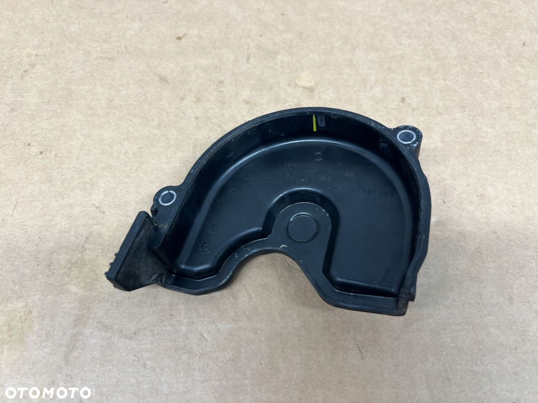 Seat Arona 1.0 TSI obudowa osłona rozrządu 04C109121E - 2
