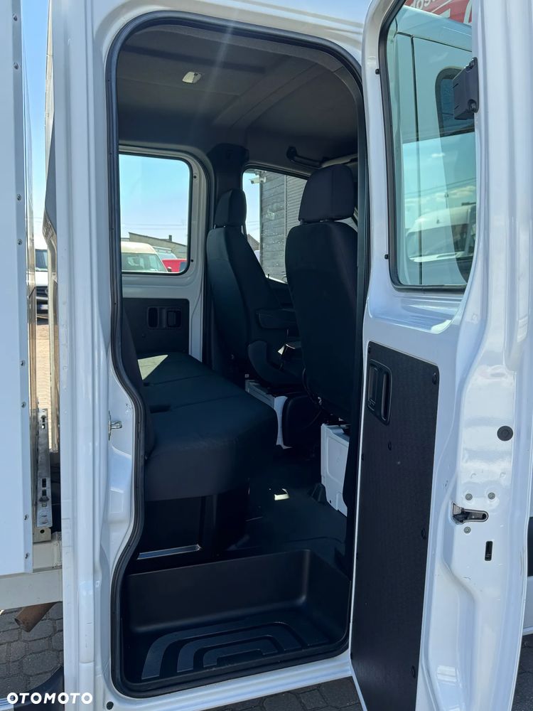 Mercedes-Benz Sprinter - 17