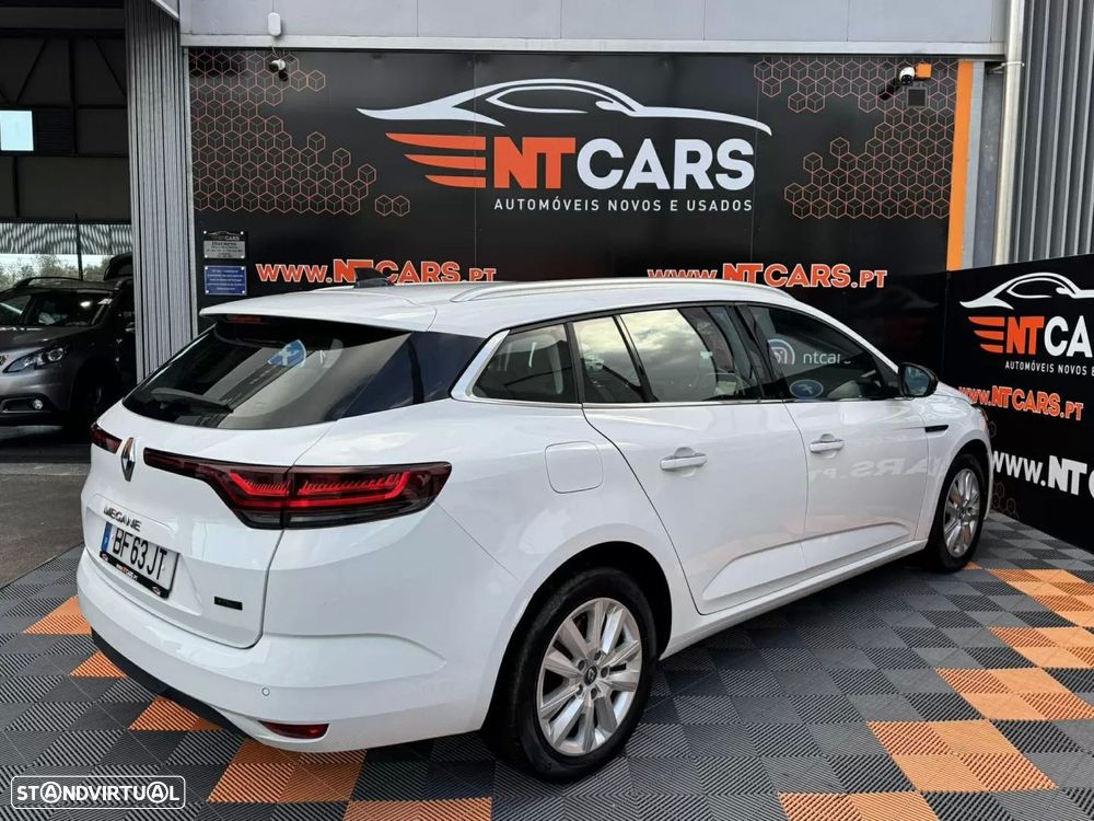 Renault Mégane Sport Tourer 1.6 E-Tech Plug-In Hybrid Equilibre - 2