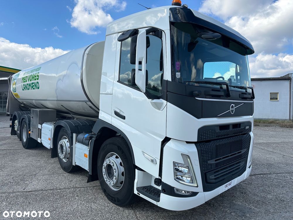 Volvo FM 500  8X2. PODWOZIE POD ZABUUDOWE  ASENIZACYJNY LAWETA