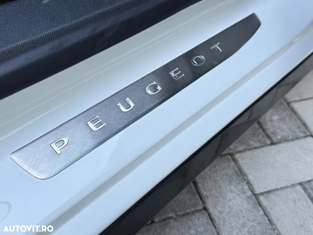 Peugeot 308 SW 1.5L BlueHDI EAT8 GT - 20