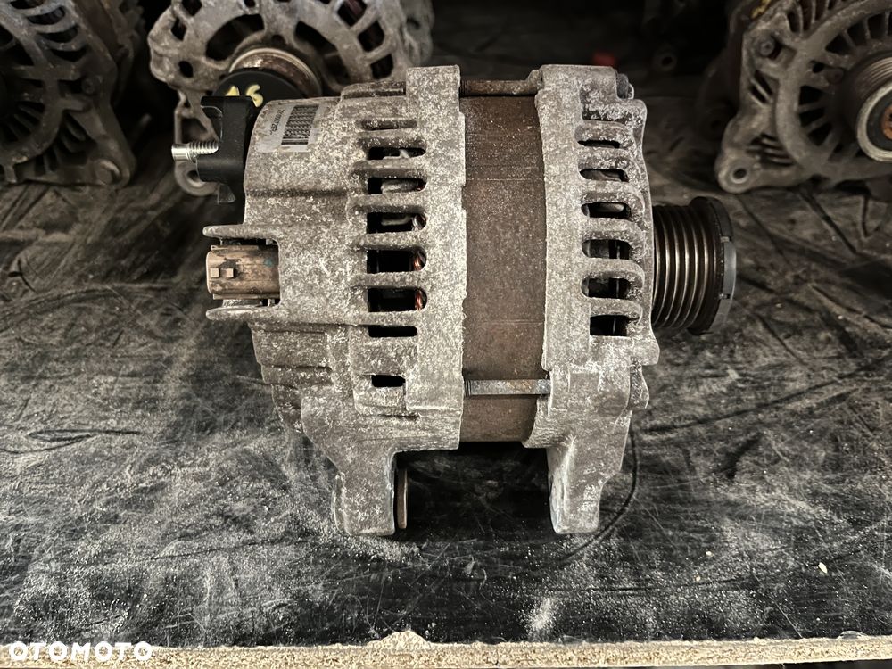 Alternator 2.0 DCI Renault Koleos II 231006729R - 3