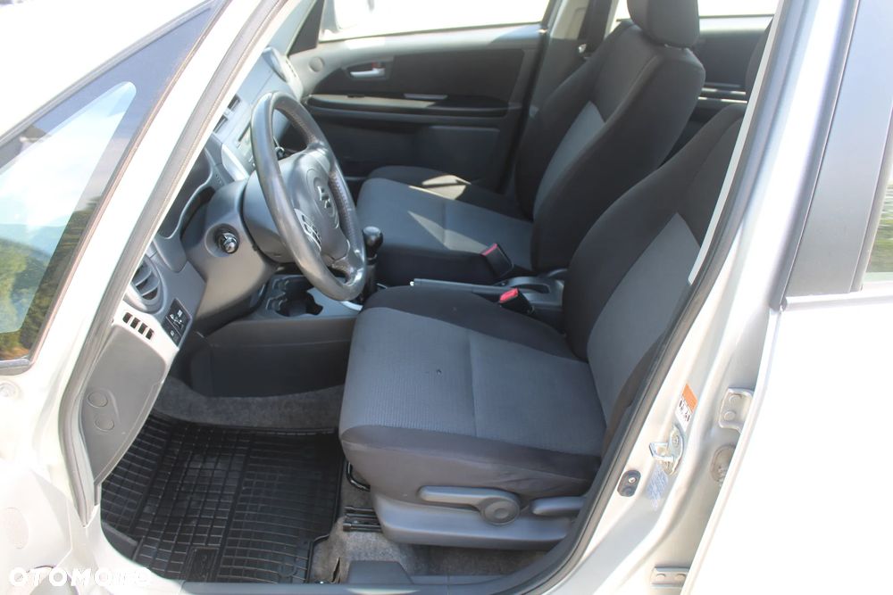 Suzuki SX4 1.6 Premium Outdoor - 19