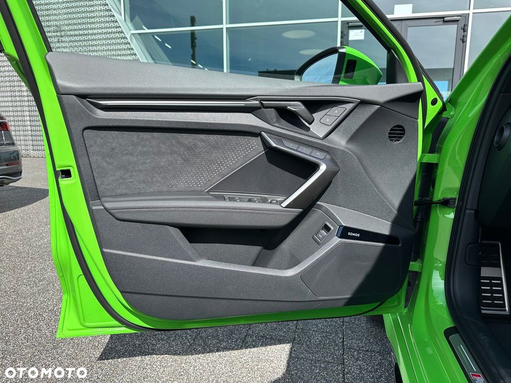 Audi RS3 Limousine - 10